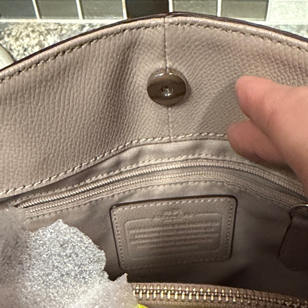 Coach Women's Beige Leather Satchel - Picture 3 of 5